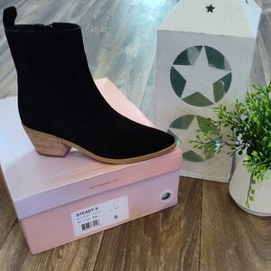 Sleek Black Suede Ankle Booties Size 6.5 By Lisa Vicky Brand New